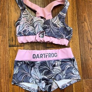 Dart Frog Pole Wear